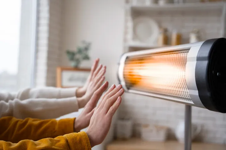 Strompreise sinken, Gas wird teurer – was Haushalte 2026 erwartet